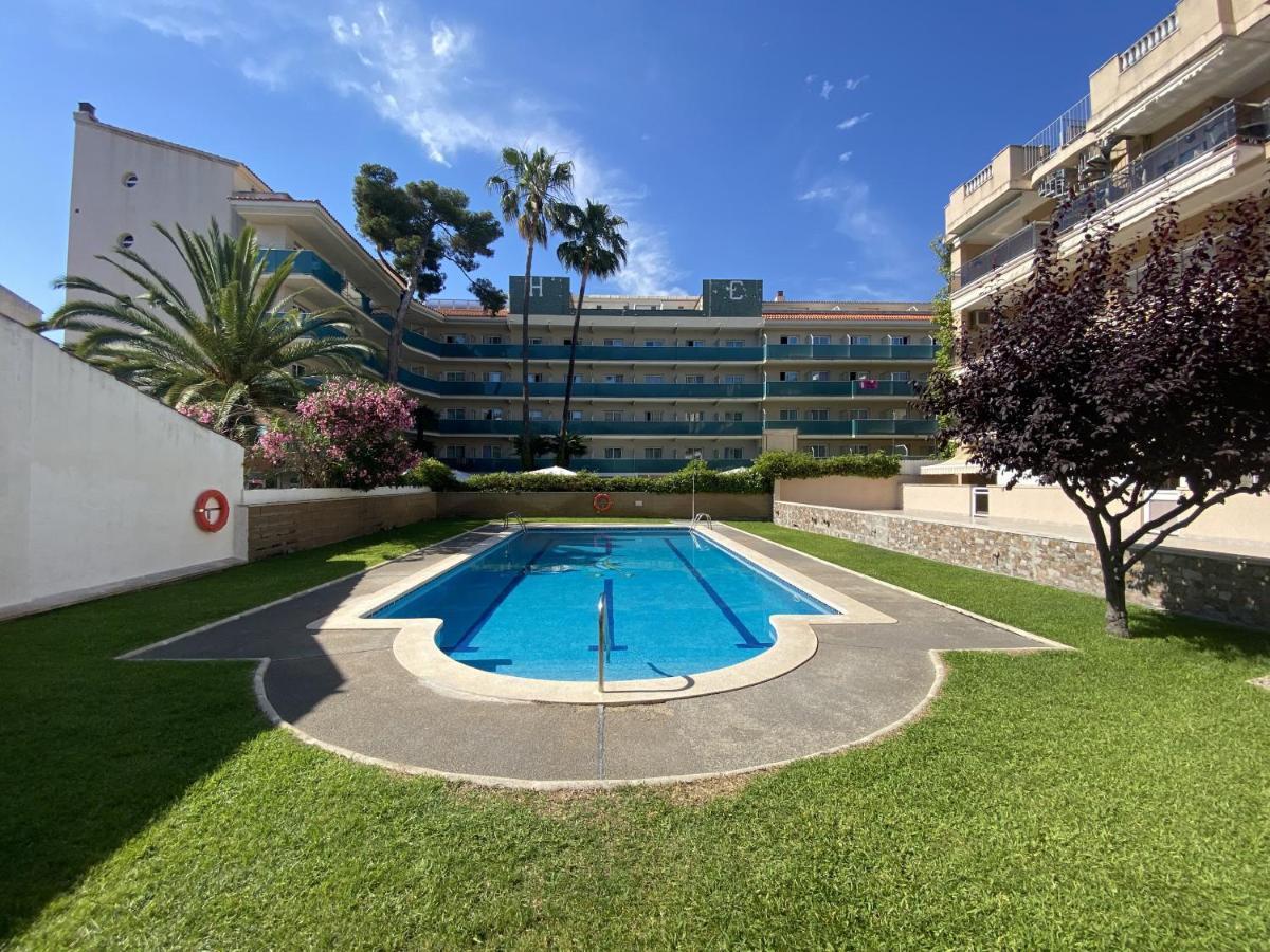 R123 Apartamento En La Planta Baja Con Piscina Cerca De La Playa Calafell Ngoại thất bức ảnh